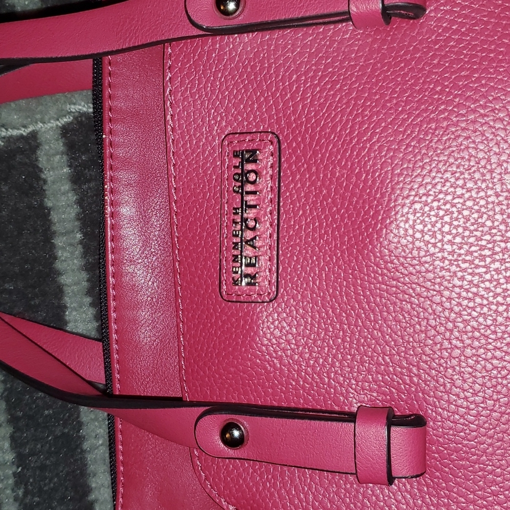 Kenneth Cole reaction purse - Picture 2 of 9